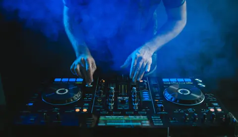 Афиша: Crystal Castles Night в Самаре 15 августа 2026