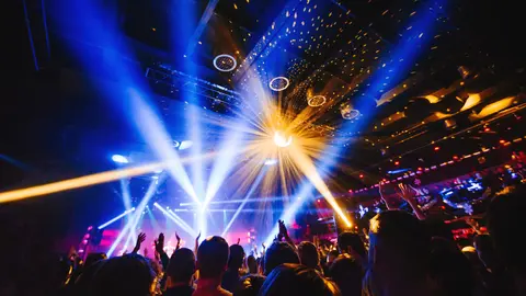 Афиша: White Discoteka — Легенды 90-х в Москве 6 января 2027