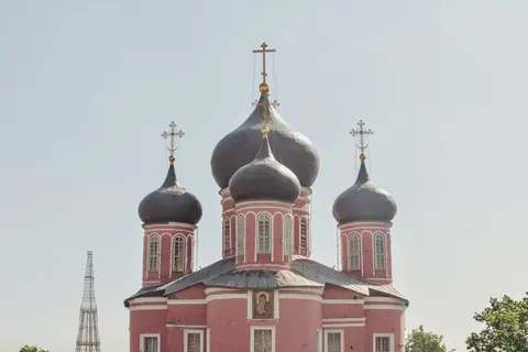 Афиша: Древняя обитель: экскурсия по территории Донского монастыря с посещением усыпальницы Голицыных и подъемом на башню в Москве 11 июля 2026