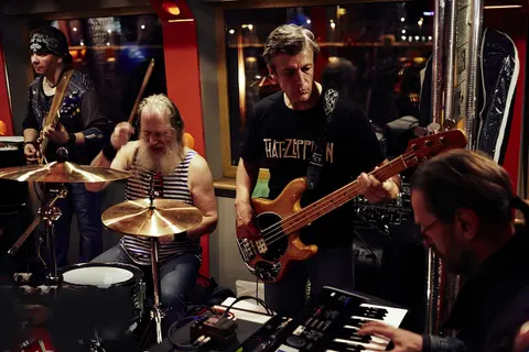 Афиша: Led Zeppelin Tribute. Рок-классика на теплоходе на маршруте «Большое Петербургское кольцо» в Санкт-Петербурге 31 июля 2026