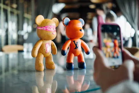 Афиша: Роспись мишки Bearbricks в технике флюид-арт в Санкт-Петербурге 11 июля 2026