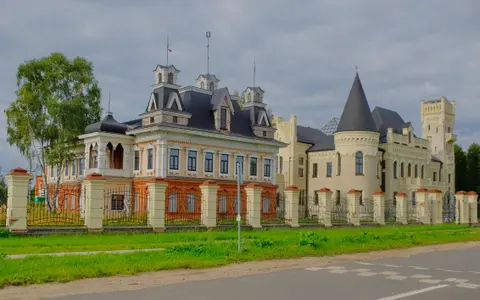 Афиша: Замок Понизовкиных, Некрасовские места и родина Опекушина в Ярославле 12 июля 2026