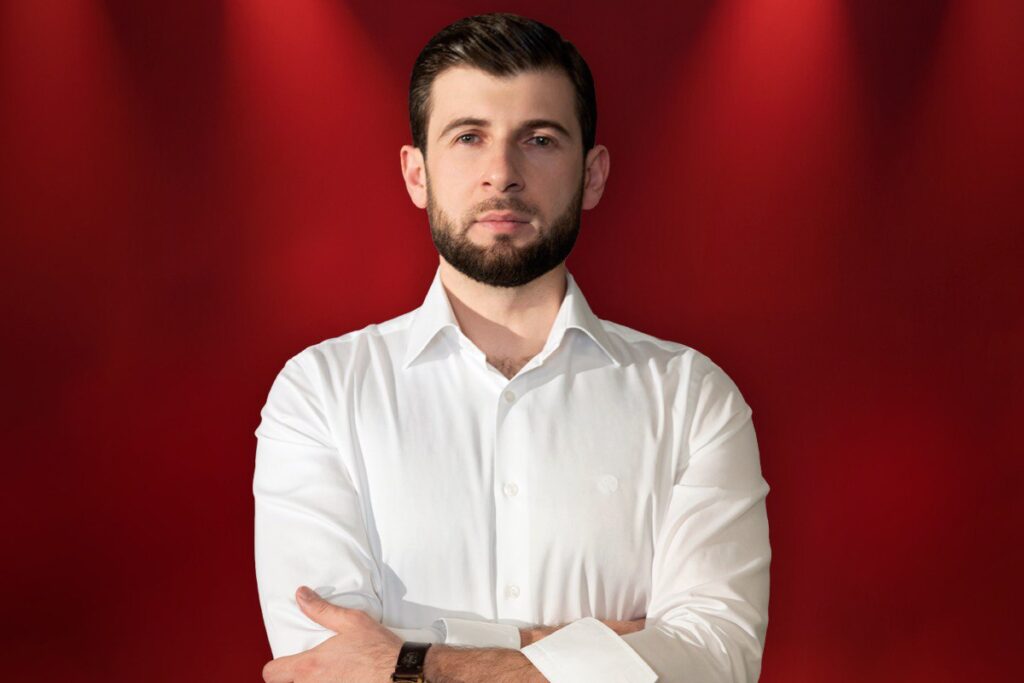 Азамат Биштов